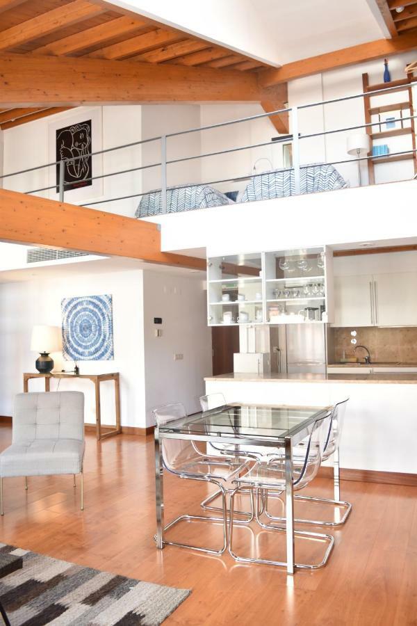 Architect-Designed Loft In A Historic Hilltop Neighborhood Лиссабон Экстерьер фото