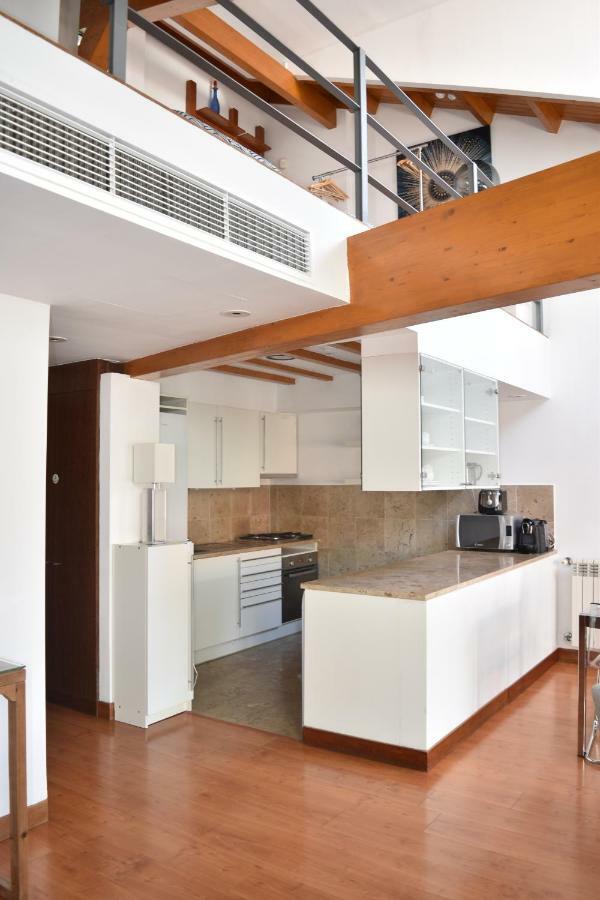Architect-Designed Loft In A Historic Hilltop Neighborhood Лиссабон Экстерьер фото