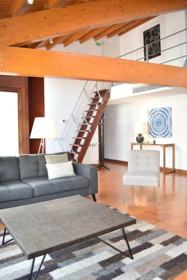 Architect-Designed Loft In A Historic Hilltop Neighborhood Лиссабон Экстерьер фото